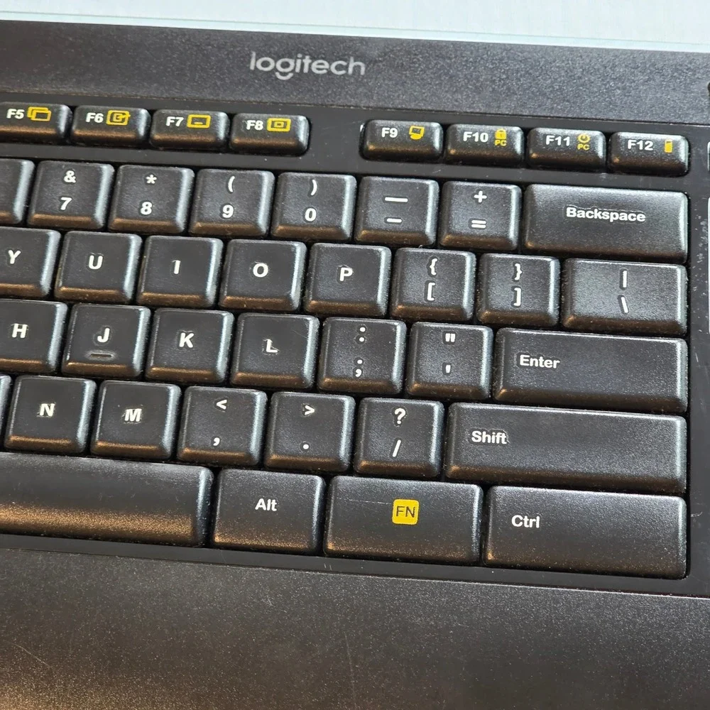 Logitech K520 Wireless Keyboard Black Silver Full Size Media Keys Y-R0012